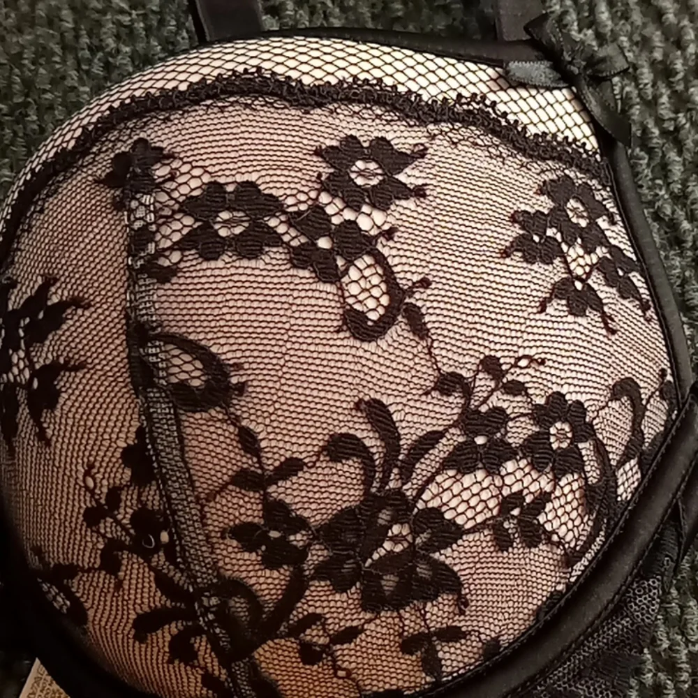 Victoria's Secret Very Sexy Padded Demi Bra 32DD